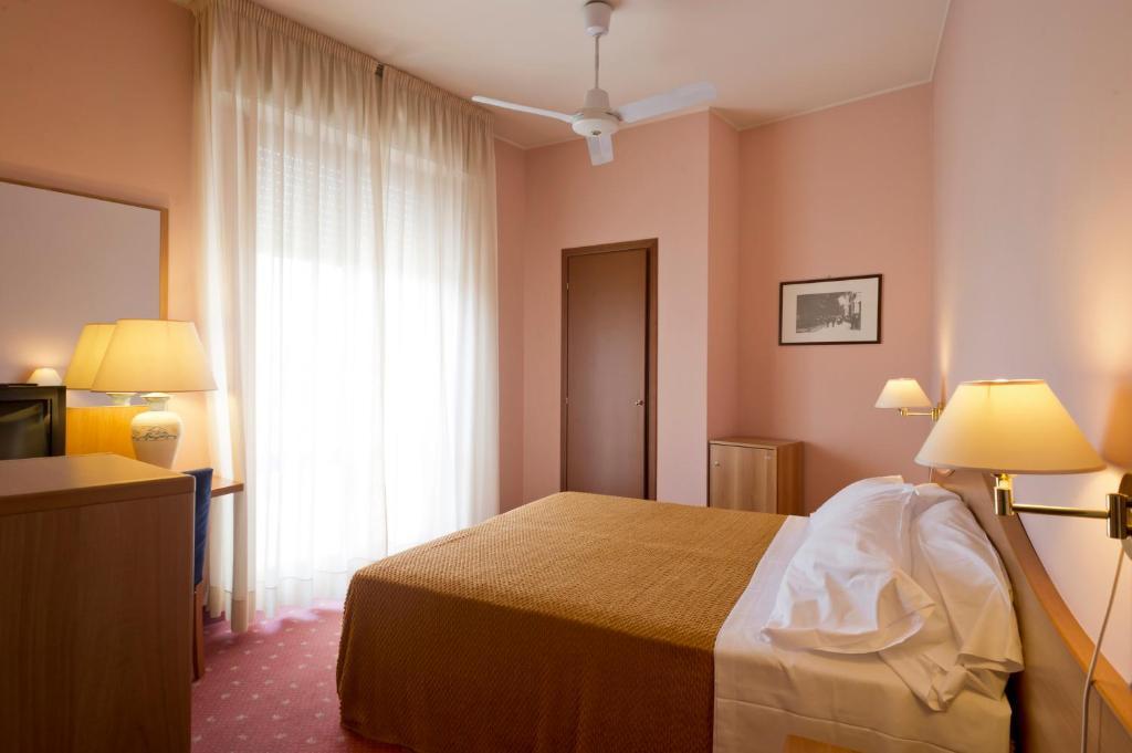 Hotel Gloria Salsomaggiore Terme Room photo